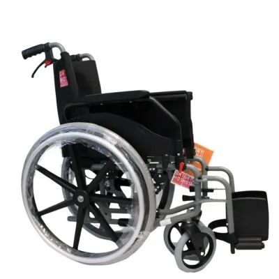 Fauteuil roulant Celta avec frein passager