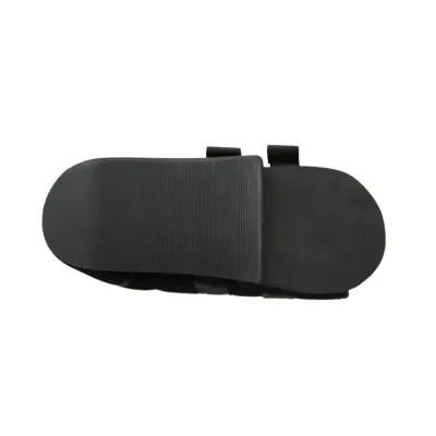 Chaussure post-chirurgicale avec talon