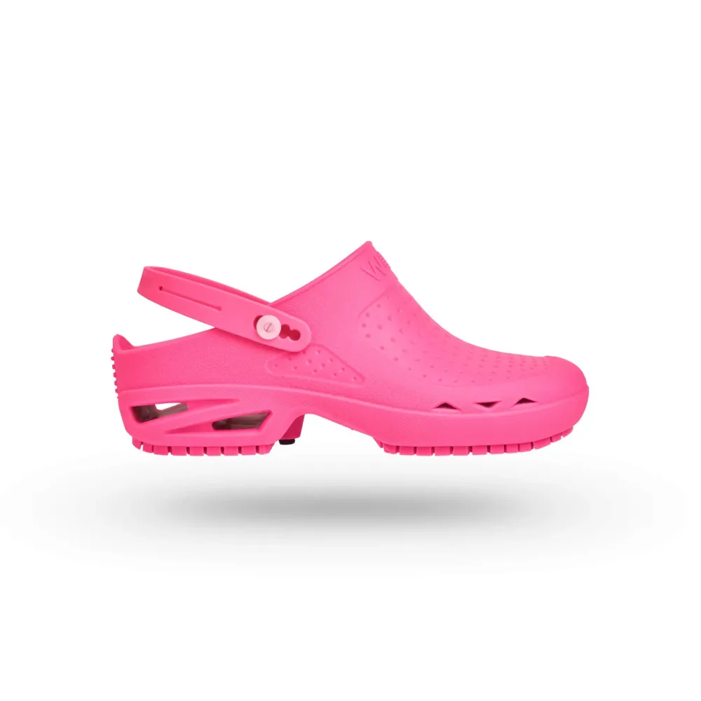 Hospital Clogs Wock Bloc Fuchsia with Clip