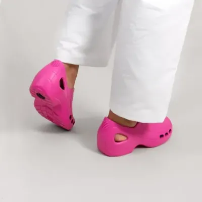 Sabots pour le travail WOCK Everlite Fuchsia | ® Loja Ortopédica