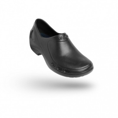 Wock Everlite Closed Black Clog