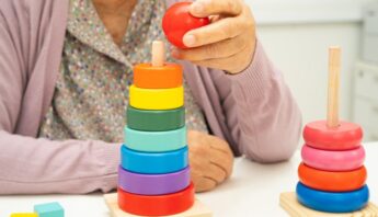 Cómo practicar la estimulación cognitiva en personas mayores en casa